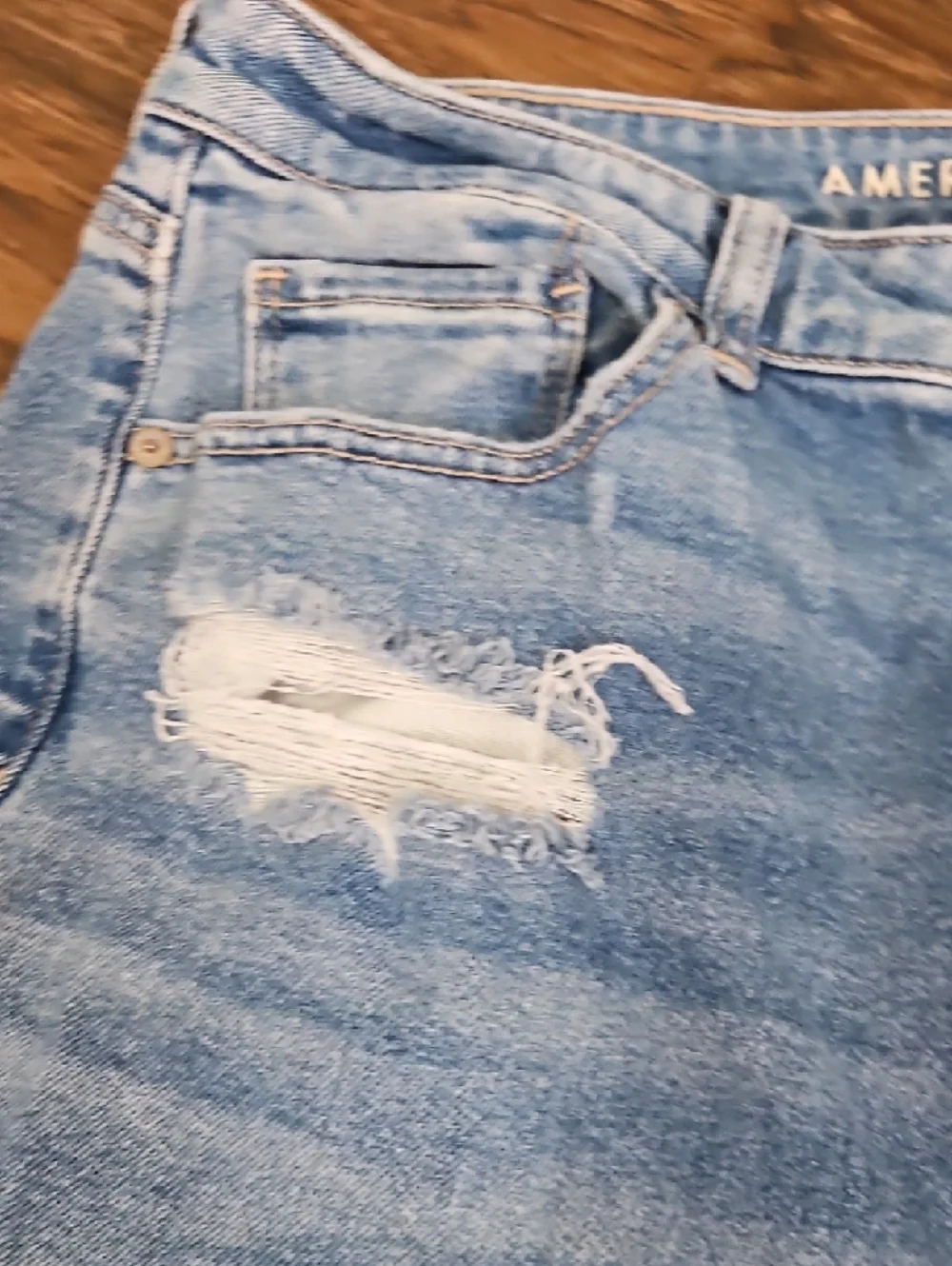 American Eagle High-Rise Mom Straight Distressed Jeans Women’s 14 - Picture 9 of 13
